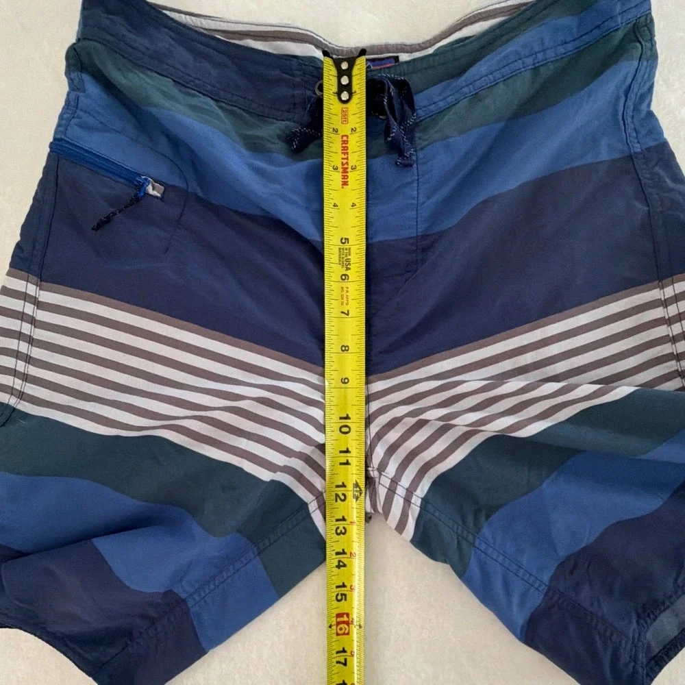 Patagonia Men 32 Board Shorts Blue Striped Nylon Swim Trunks Zip Pocket 9 Inseam